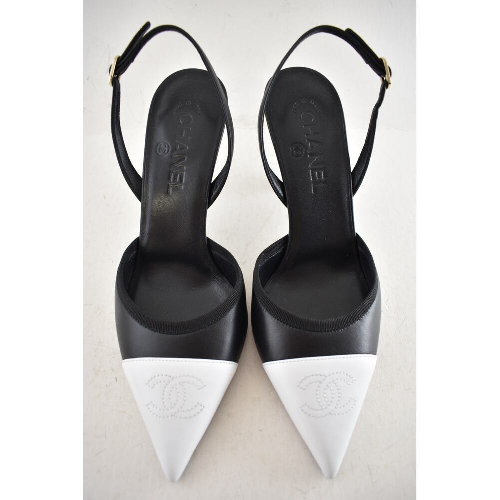 Chanel 26P Black White CC Logo Cap Pointed Toe Slingback Mule Heel Pump 39.5 - Picture 12 of 16